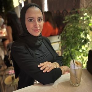 Meet your Posher, Dania